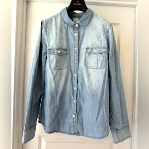 JCREW- Chambray Shirt in Signature Fit